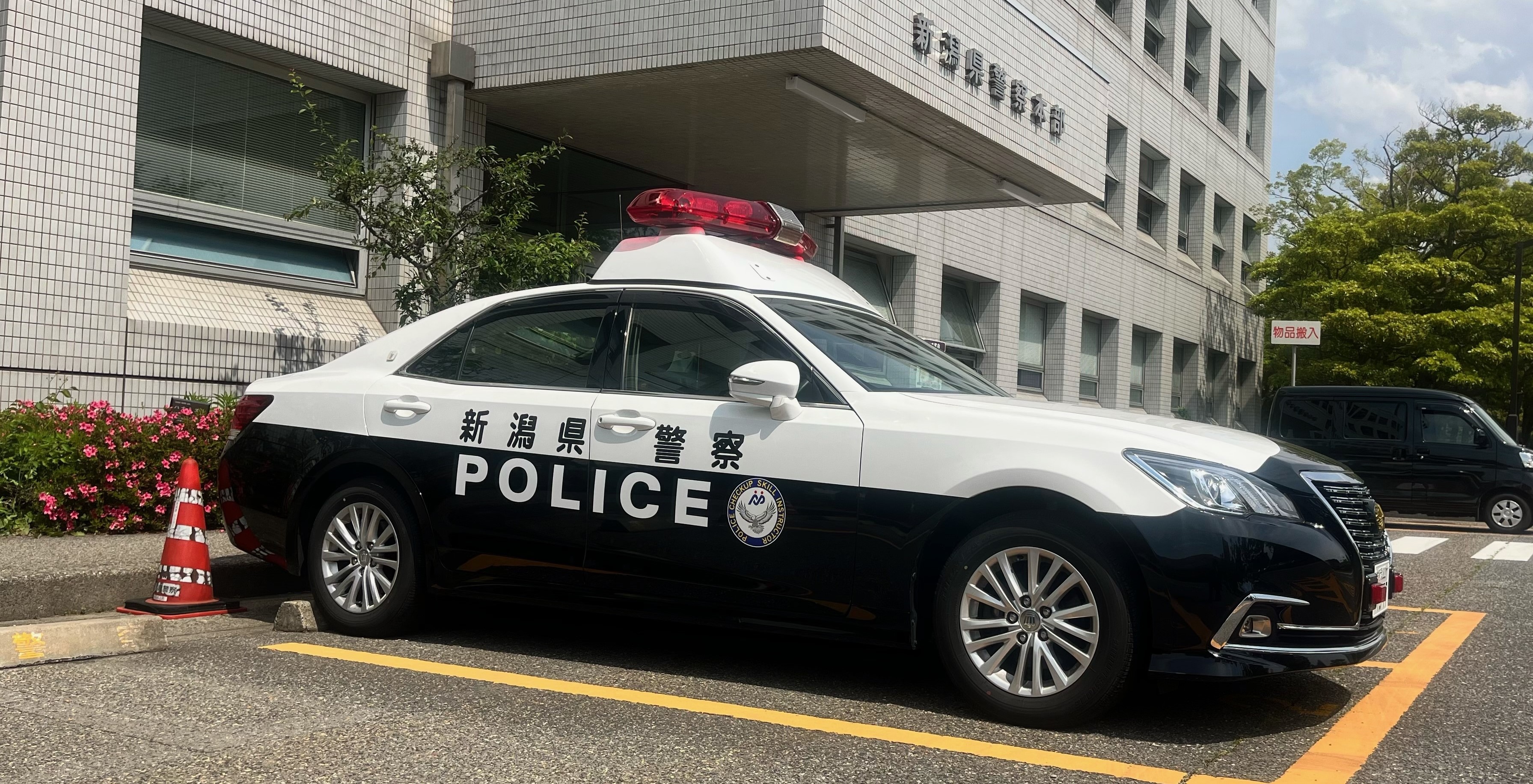 【新潟】「家族が乗車していることに気づき逃走した」ショッピングセンターで駐車中の車から金品を盗もうとした疑い　26歳の男を逮捕